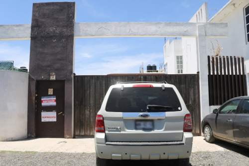 Suspenden operación de escuela privada en Toluca; encuentran fauna nociva y bebidas alcoholicas, entre otras cosas